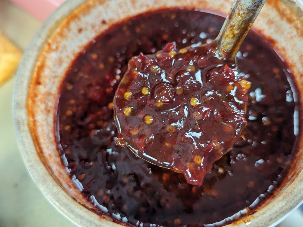 台北大直美食推薦｜百年傳奇牛肉湯「金春發牛肉店 發火鍋-美麗華店」使用溫體牛，郭台銘也愛吃！近內湖科學園區、美麗華商圈