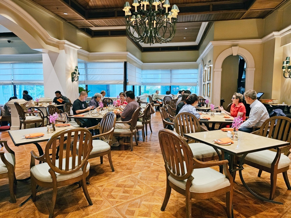 曼谷君悅酒店開箱(Grand Hyatt Erawan Bangkok),位置超好四面佛、BTS、各大商場,早餐也超豐盛 曼谷君悅酒店開箱(Grand Hyatt Erawan Bangkok),位置超好四面佛、BTS、各大商場,早餐也超豐盛