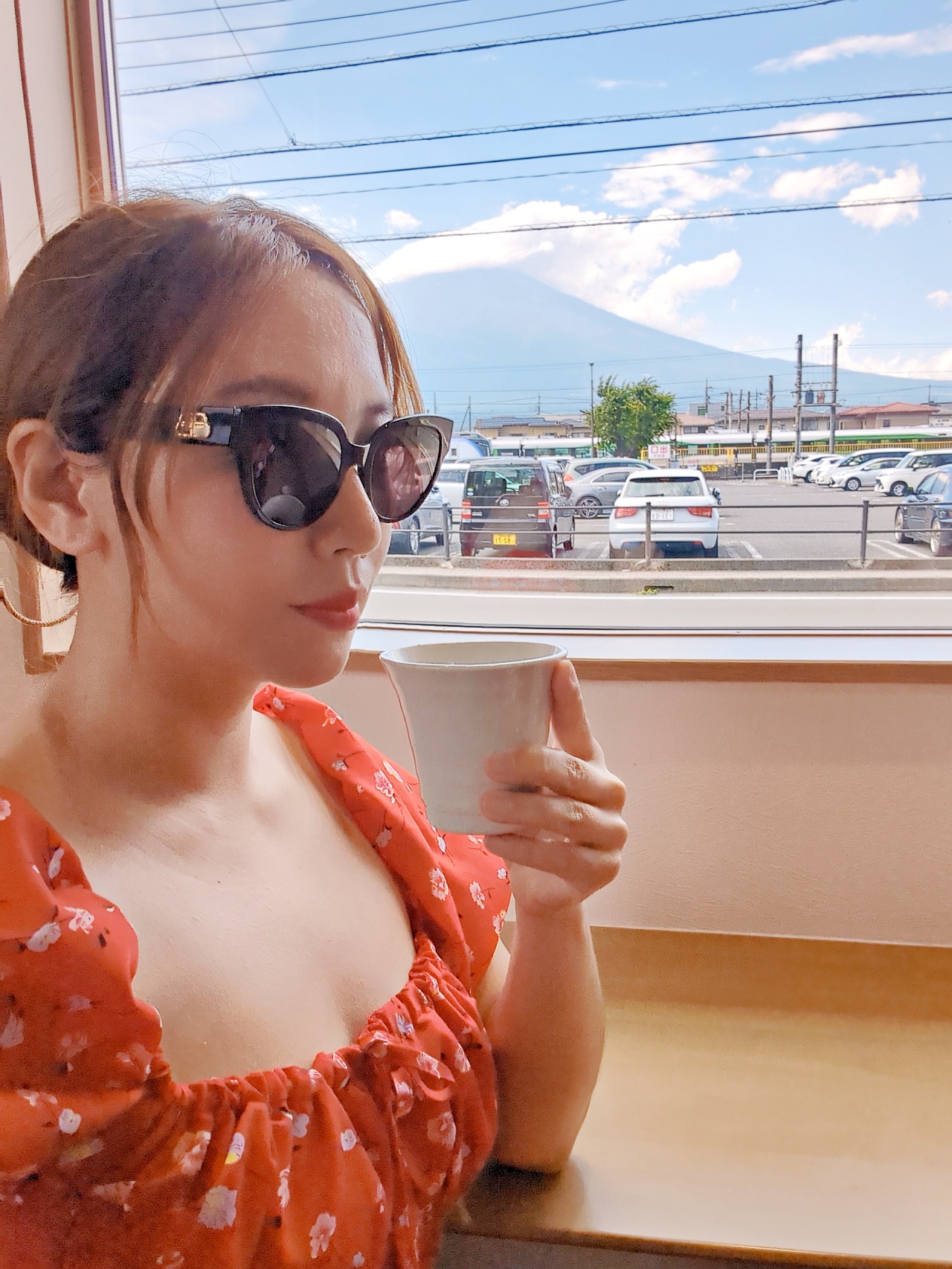 河口湖車站美食推薦，走路1分鐘即可抵達，Cafe Tsuchiura享受咖啡Ｘ富士山美景的小確幸