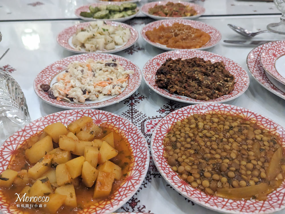 摩洛哥美食推薦，19+必吃塔吉鍋料理、非洲小米、特產、水果甜點，不一定會喜歡，但一定要體驗看看