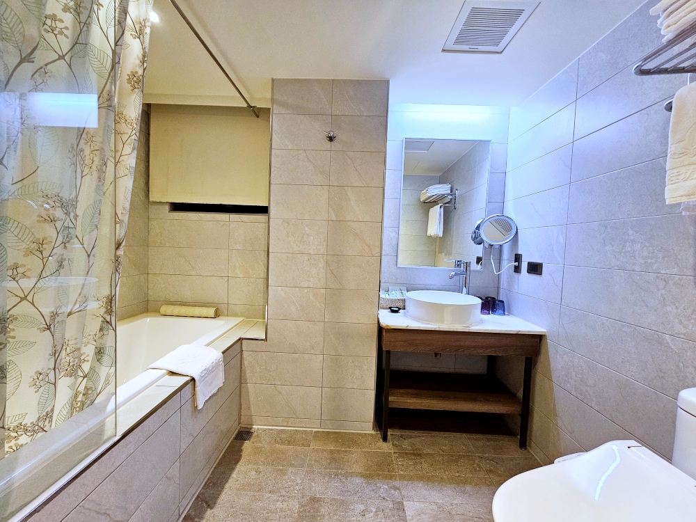 【嘉義蘭桂坊花園酒店評價開箱】下樓就到文化路夜市！高 CP 值、適合親子的市區住宿首選