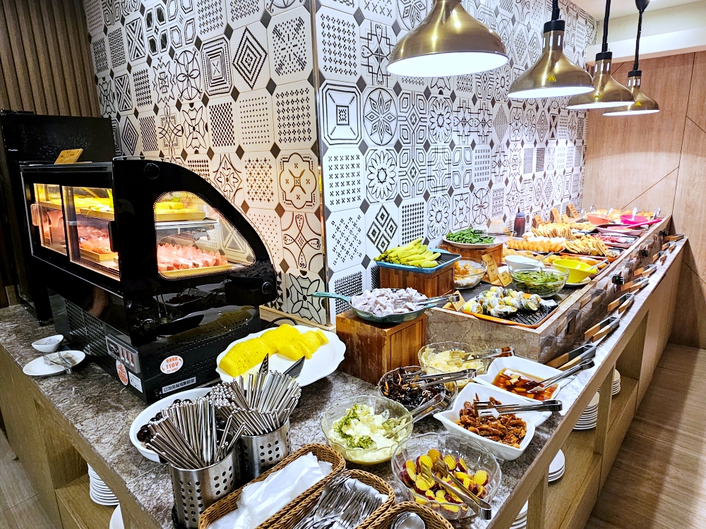 【嘉義蘭桂坊花園酒店評價開箱】下樓就到文化路夜市！高 CP 值、適合親子的市區住宿首選