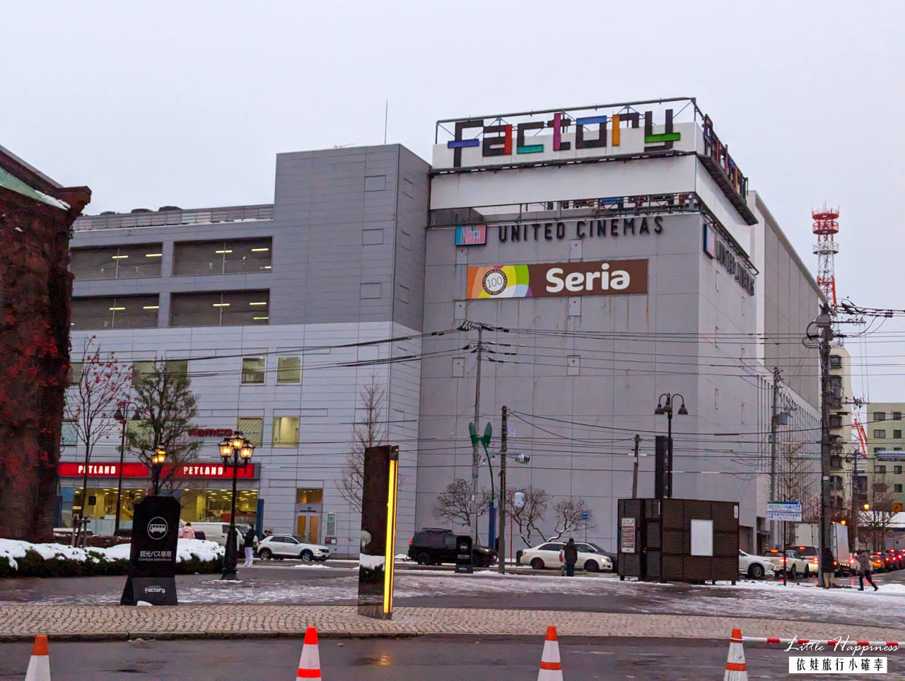 札幌啤酒工廠購物中心Sapporo Factory，20尺巨大聖誕樹點燈音樂秀超華麗，從釀啤酒變成160間店鋪的購物中心