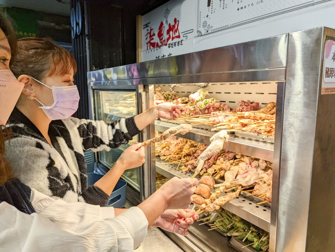 柒息地串燒居酒屋延吉店，東區平價美食推薦，每串19元起超划算！下班後小酌聚餐好地方（內附菜單，近捷運國父紀念館站或忠孝敦化站）