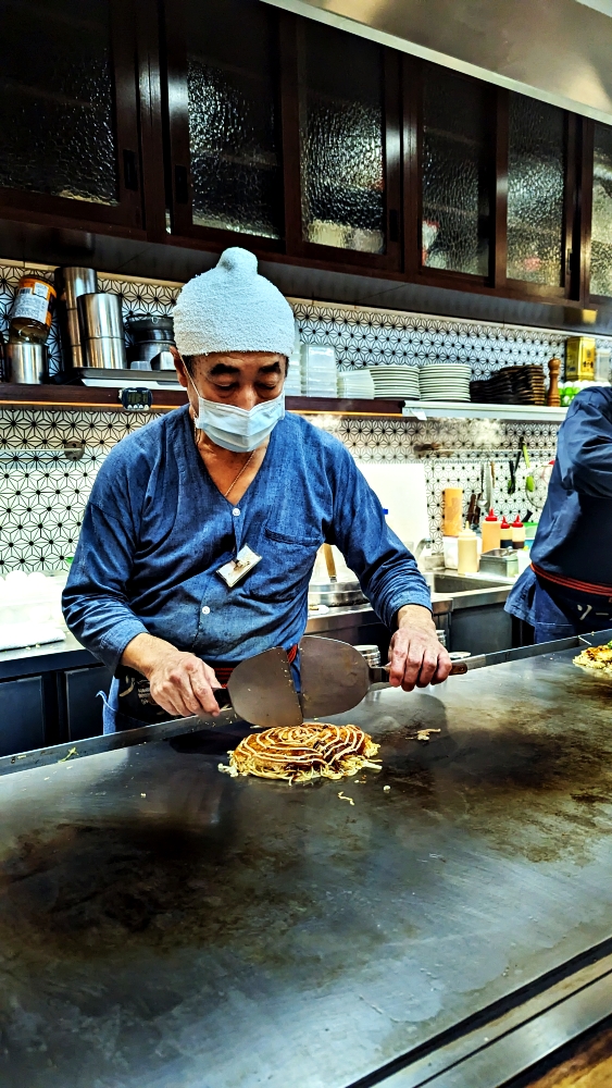 台北中山區餐廳推薦│赤鐵廣島燒，讓人滿足的道地風味，工序繁瑣的大份量日本美食