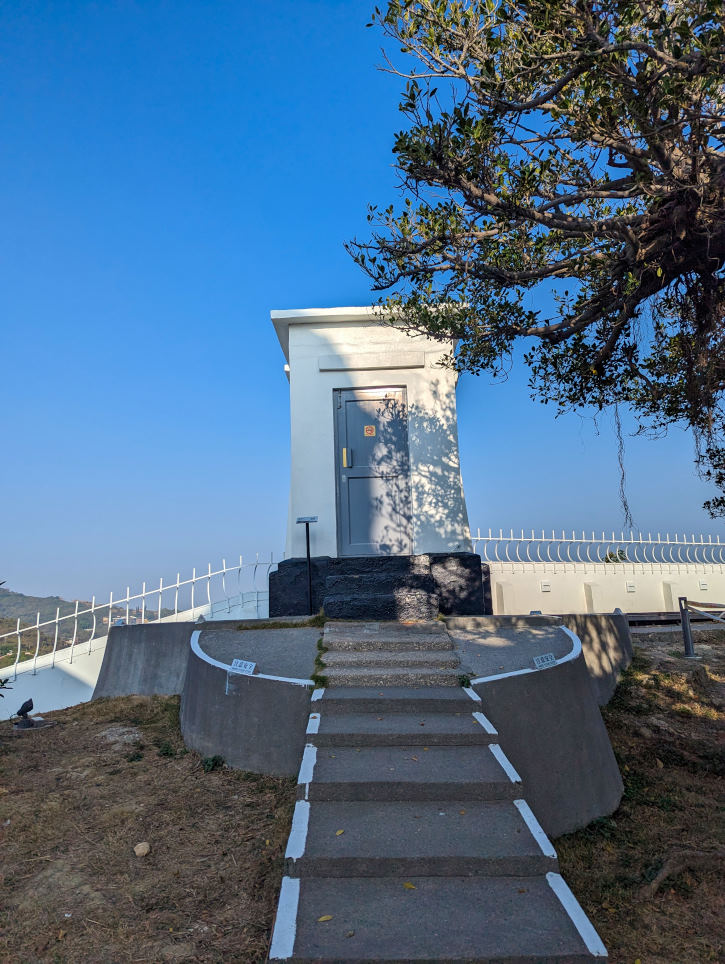 高雄旗津燈塔咖啡廳原來是這家！純白系無敵海景的海岸線咖啡廳Shoreline Coffee & Roaster